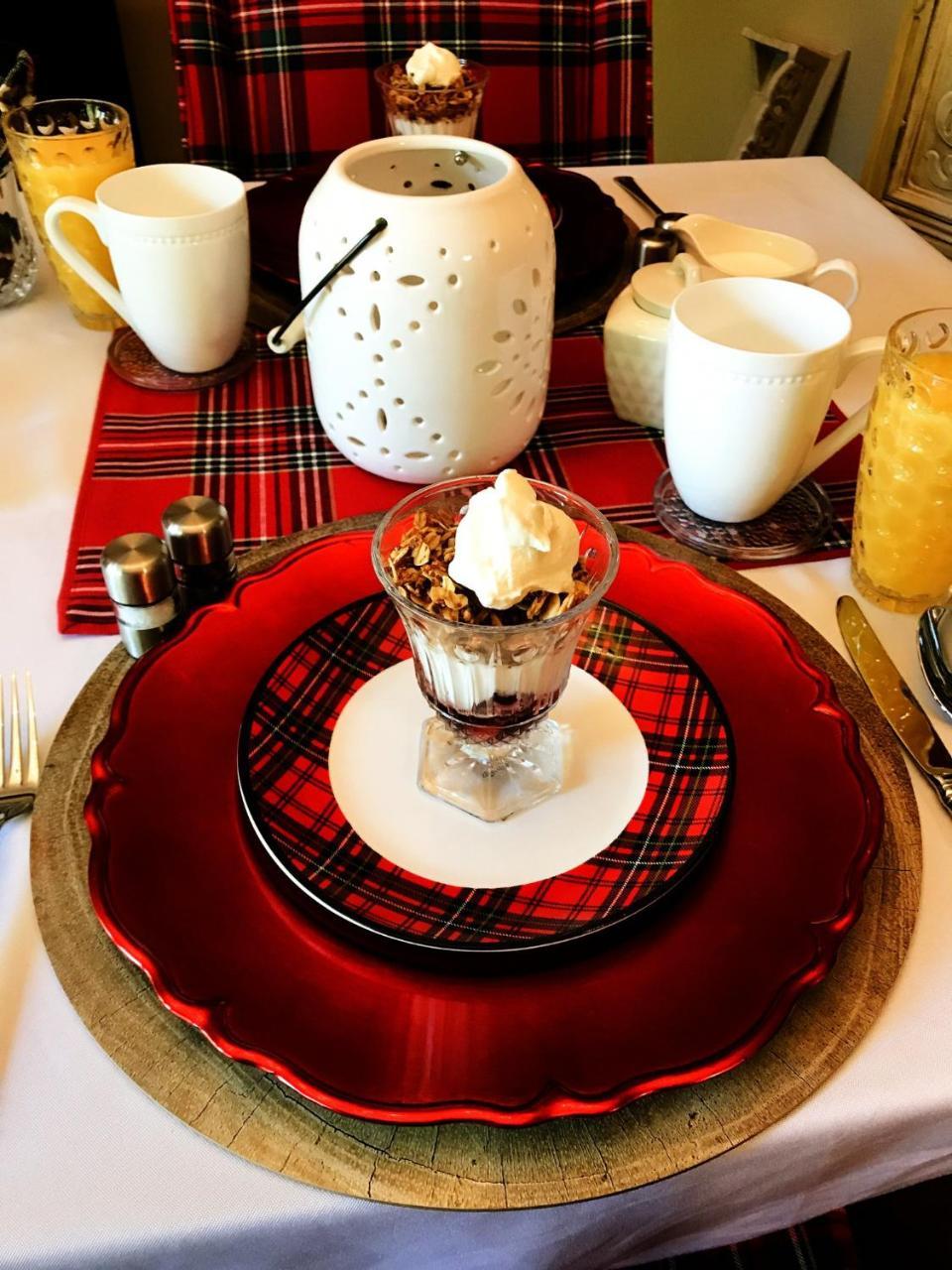 The Tartan House Bed & Breakfast Эйджакс Экстерьер фото